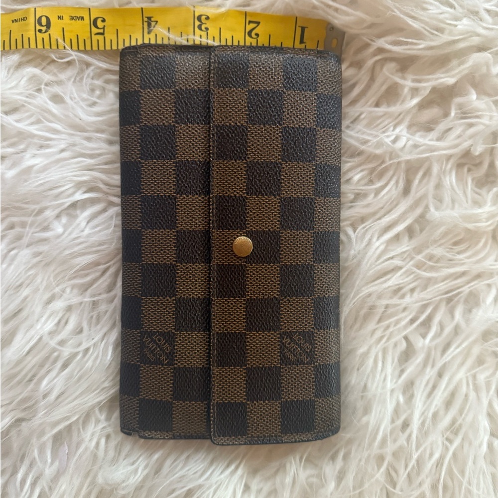 Authentic Louis Vuitton Checkered Wallet - Picture 2 of 10
